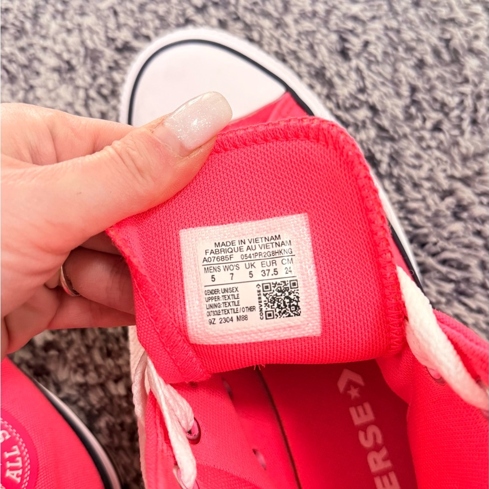 Converse Women's Bright Pink High-Tops - Picture 4 of 6